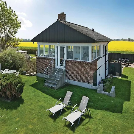 Three-bedroom Holiday In *