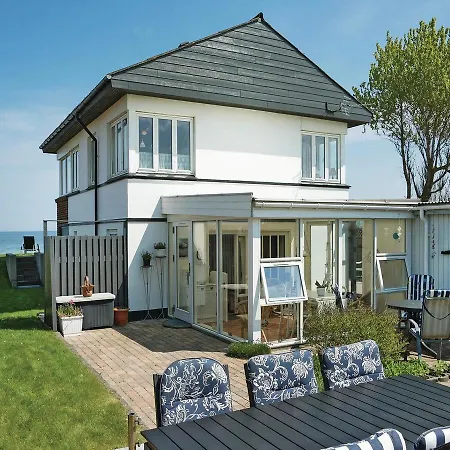 Three-bedroom Holiday In