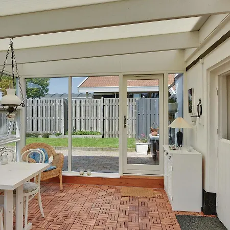 Three-bedroom Holiday In Ferienhaus *