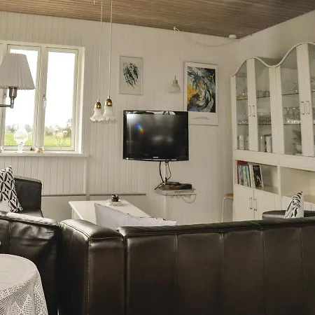 Three-bedroom Holiday In Ferienhaus *