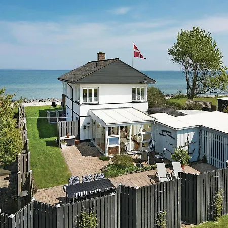 Three-bedroom Holiday In * Otterup