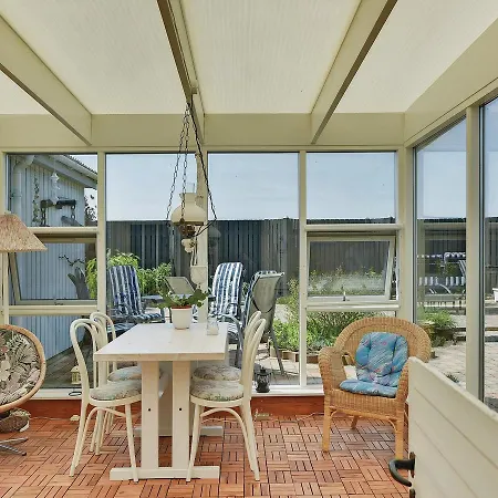 Three-bedroom Holiday In Ferienhaus *
